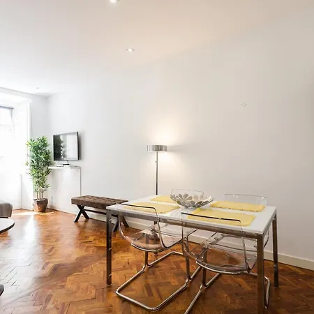 Bairro Alto Gaveas Family Apartment